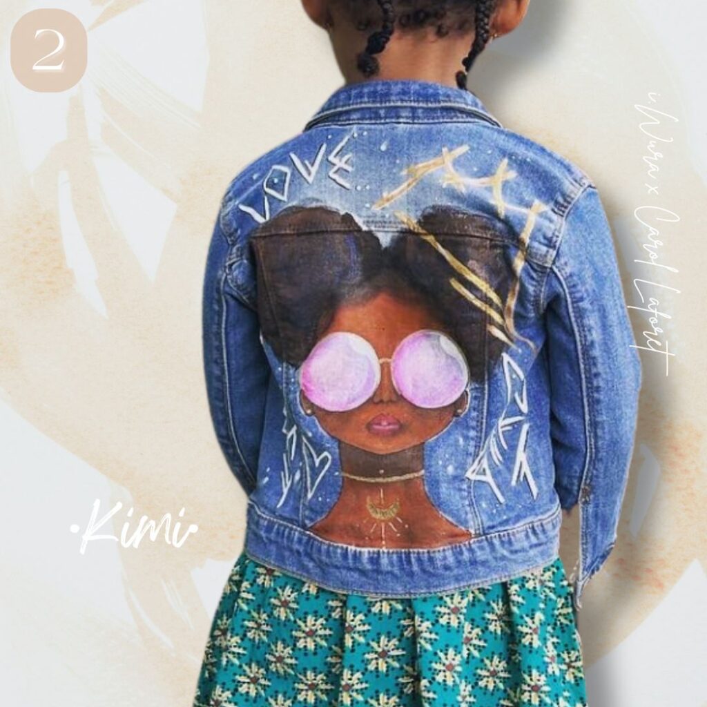 baby veste en jean customisée main motif poupée africaine – affirmation positive - customisation de veste personnalisée - by Carol Laforet