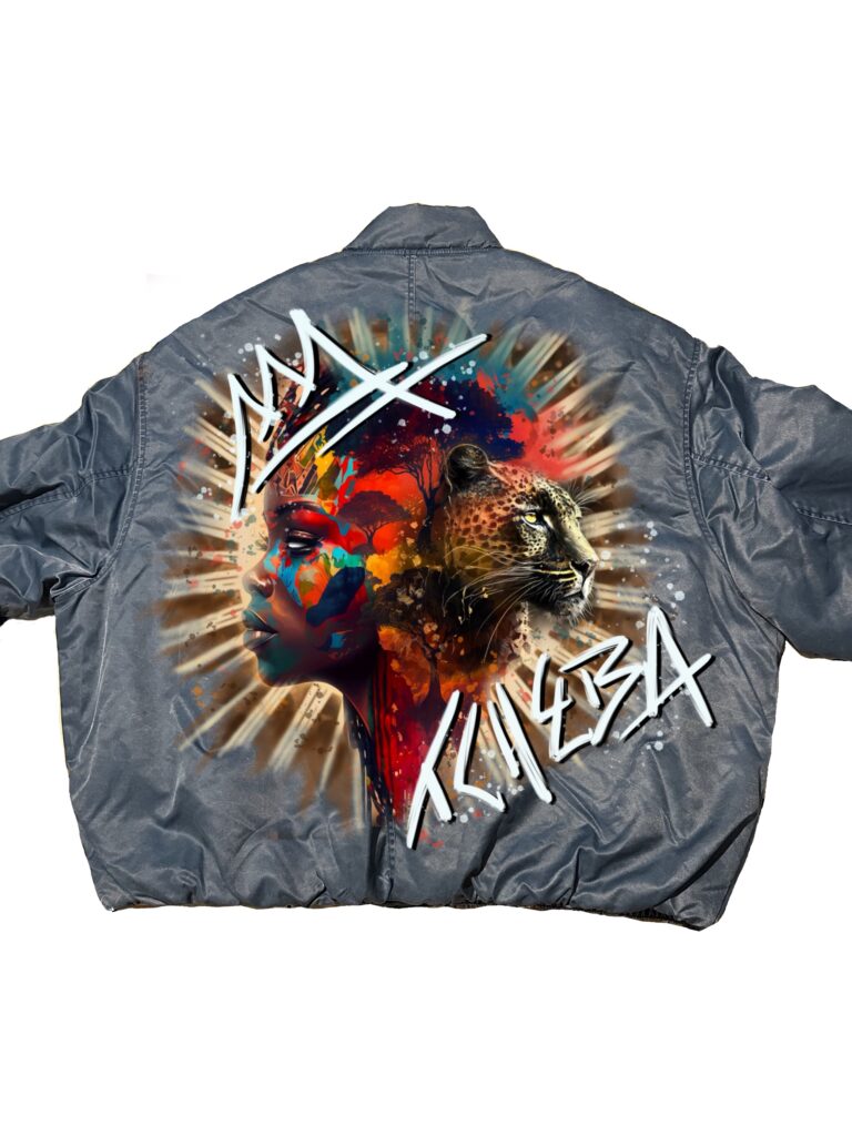 visuel veste bomber customisée main motif femme africaine et guépard - motifs bogolan– customisation de veste personnalisée -Djibril Cissé